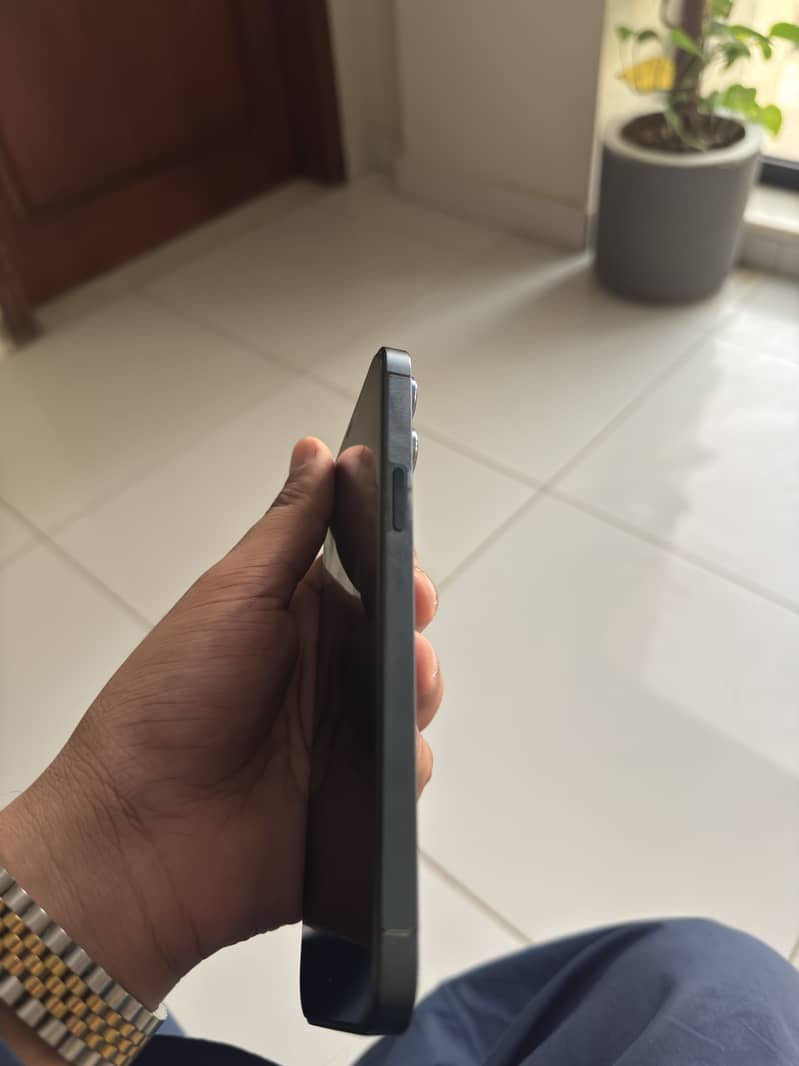 Apple iPhone 12 Pro Max 4