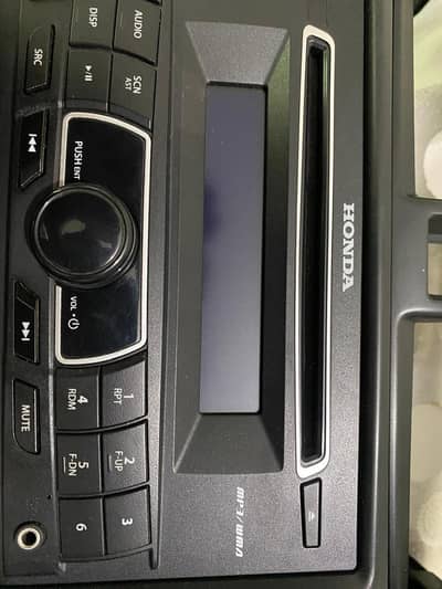Honda city genuine FM radio 10/10 with frame
