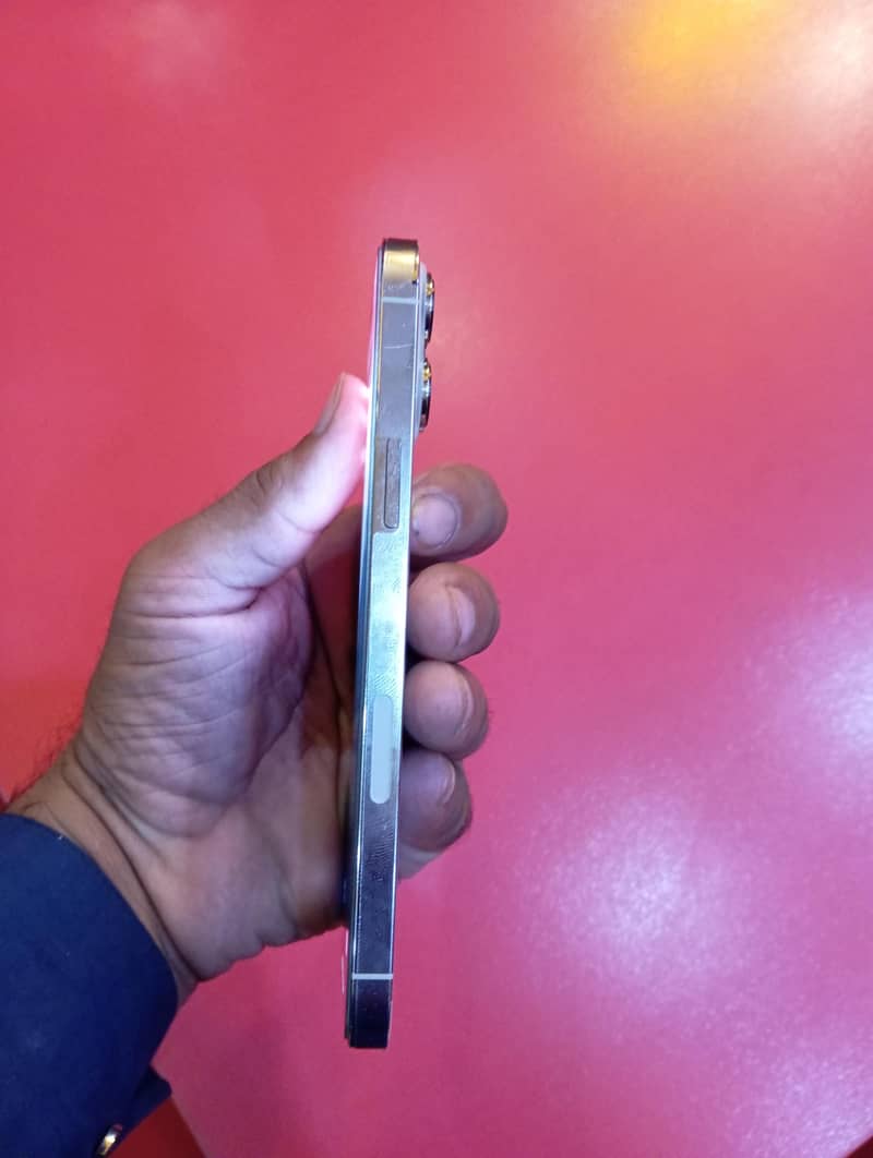 Apple iPhone 13 Pro Max 3