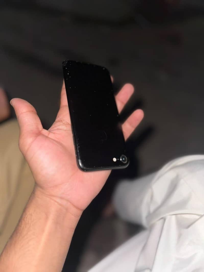 Apple iPhone 7 1