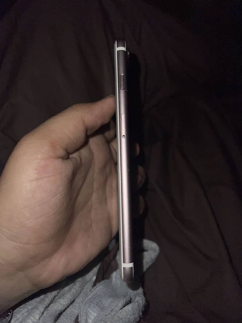 Apple iPhone 7 Plus 3