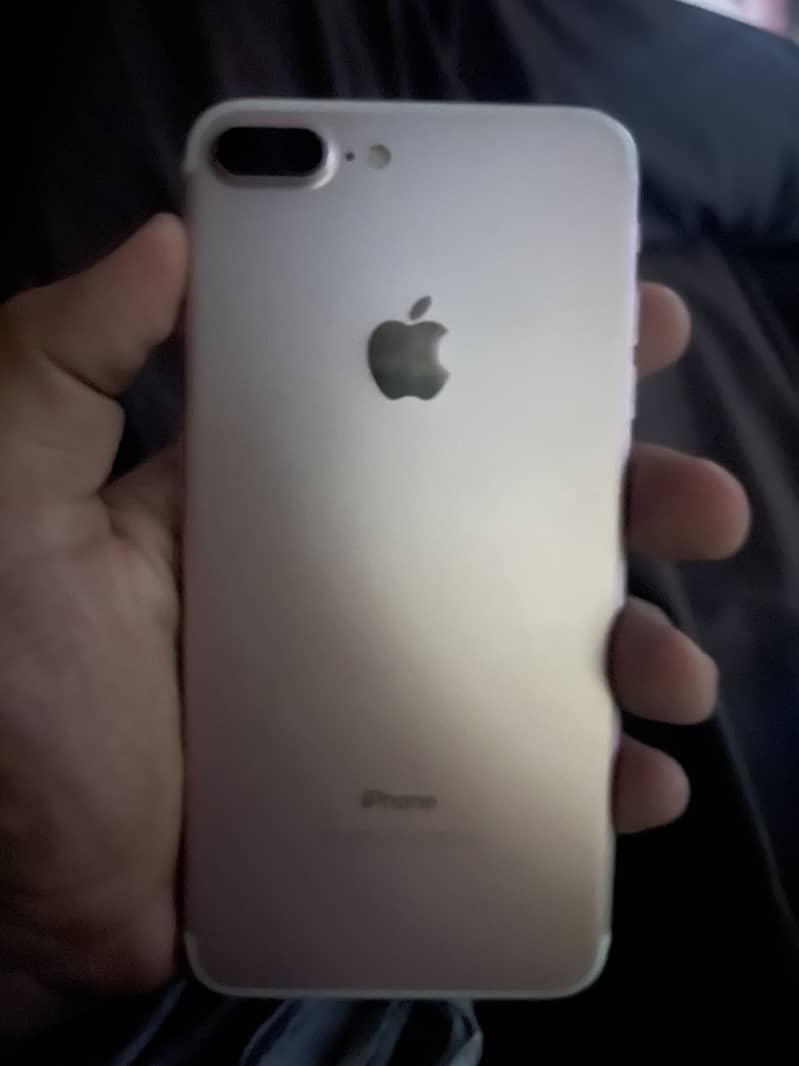 Apple iPhone 7 Plus 4