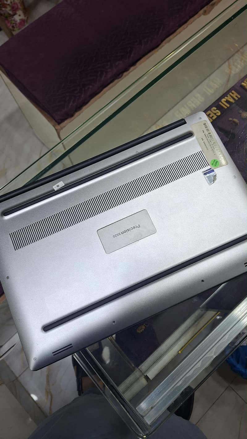 Dell Precision 5520 5