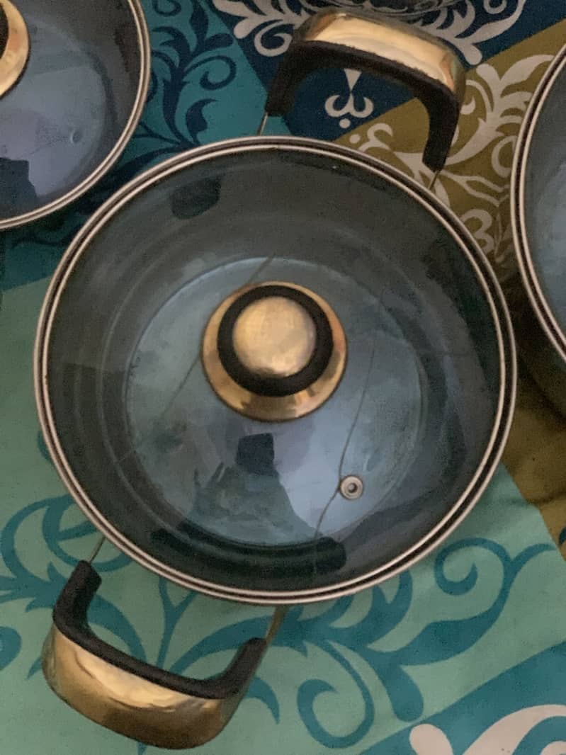 Cooking pots 1