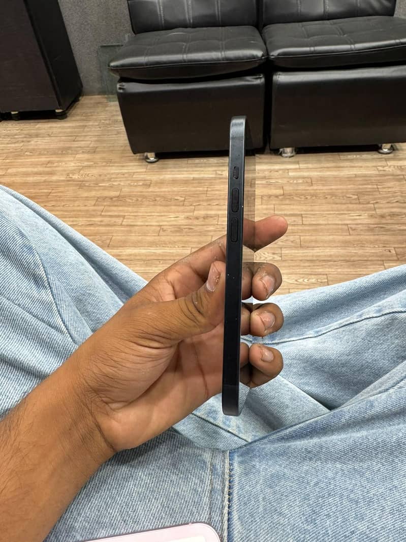 Apple iPhone 15 2