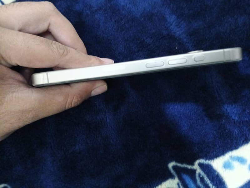 Apple iPhone 15 Pro 4
