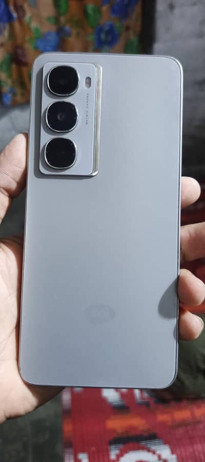Itel City 100