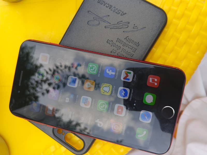 Apple iPhone 8 Plus 1