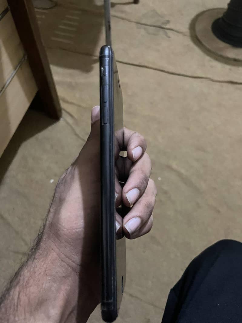 Apple iPhone 7 Plus 1