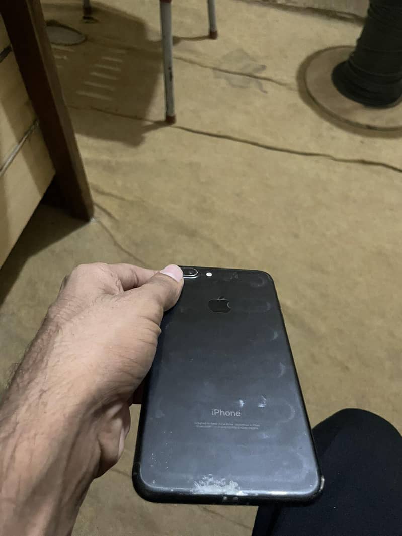 Apple iPhone 7 Plus 3
