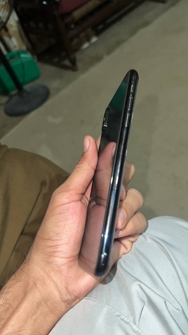 Apple iPhone XS Max 0