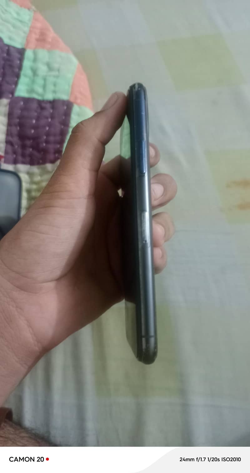 Apple iPhone 11 Pro 0
