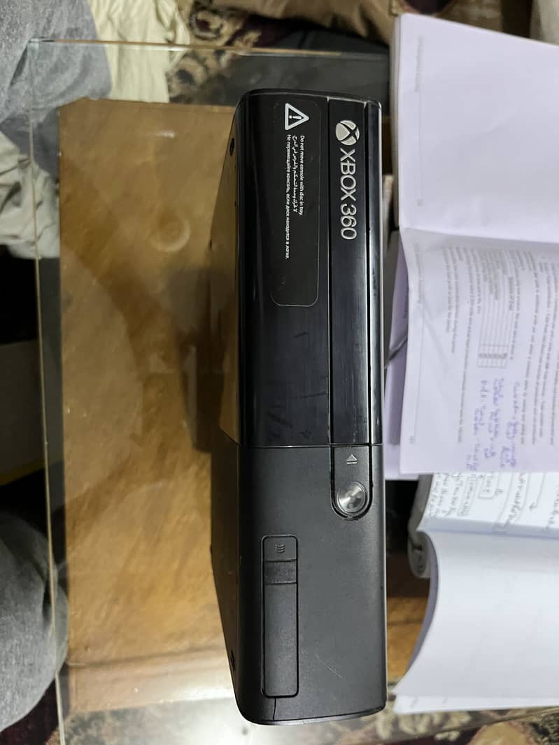 Xbox 360E With 2 Original Controllers 2