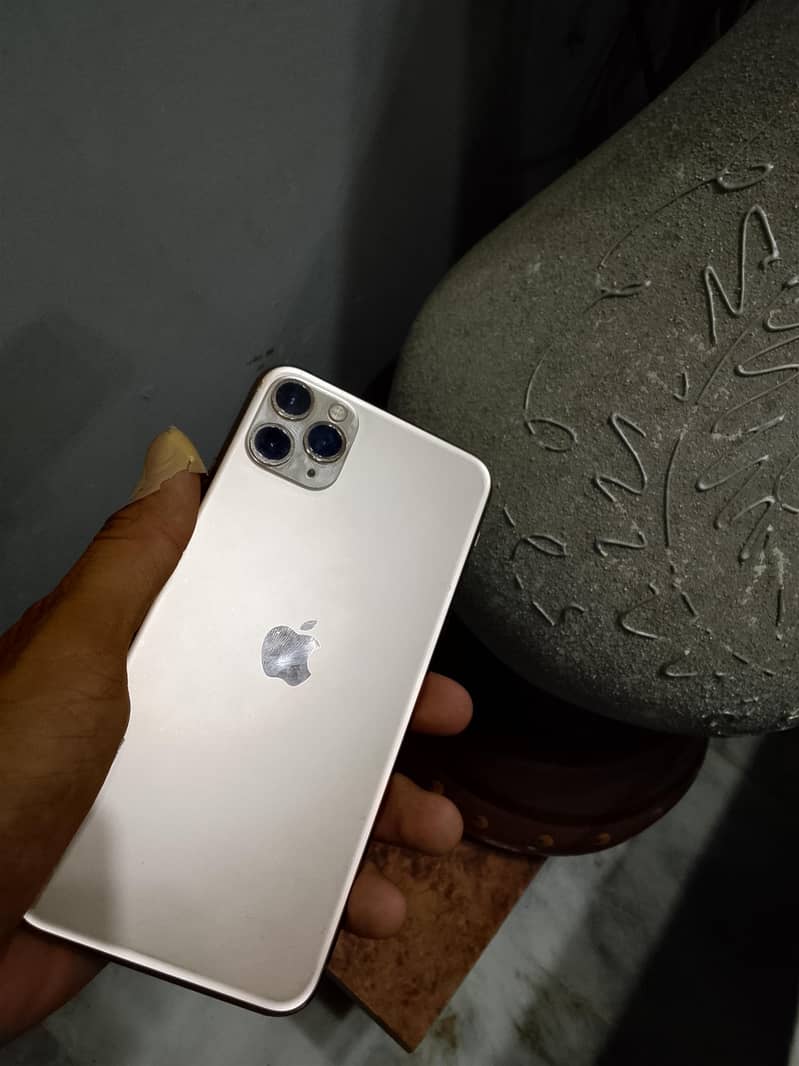 Apple iPhone 11 Pro Max 0