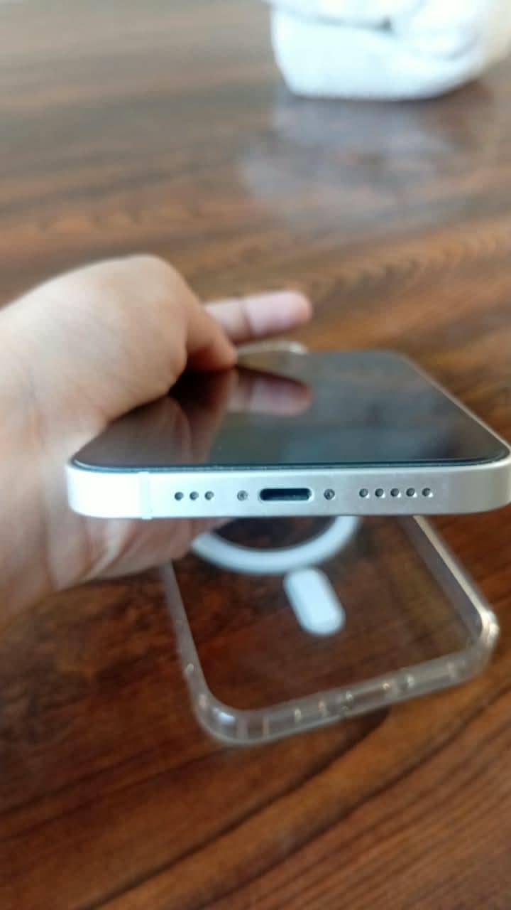 Apple iPhone 12 1