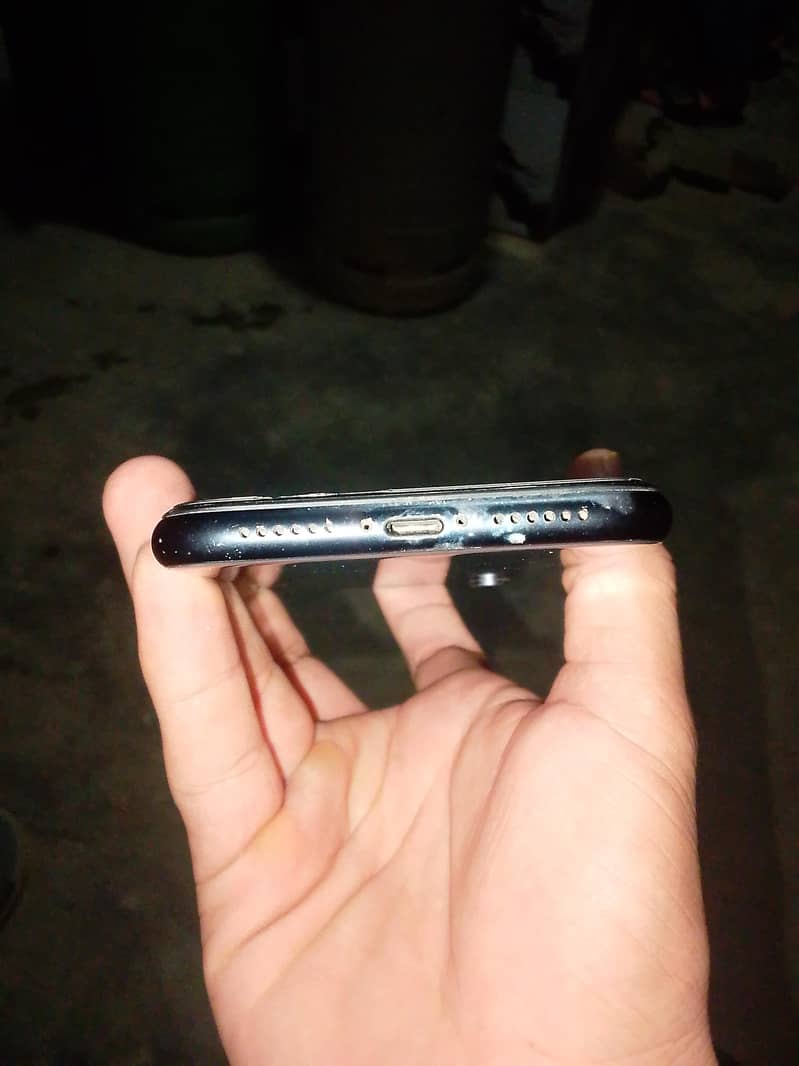 Apple iPhone XR 1