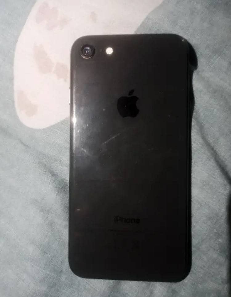 Apple iPhone 8 0