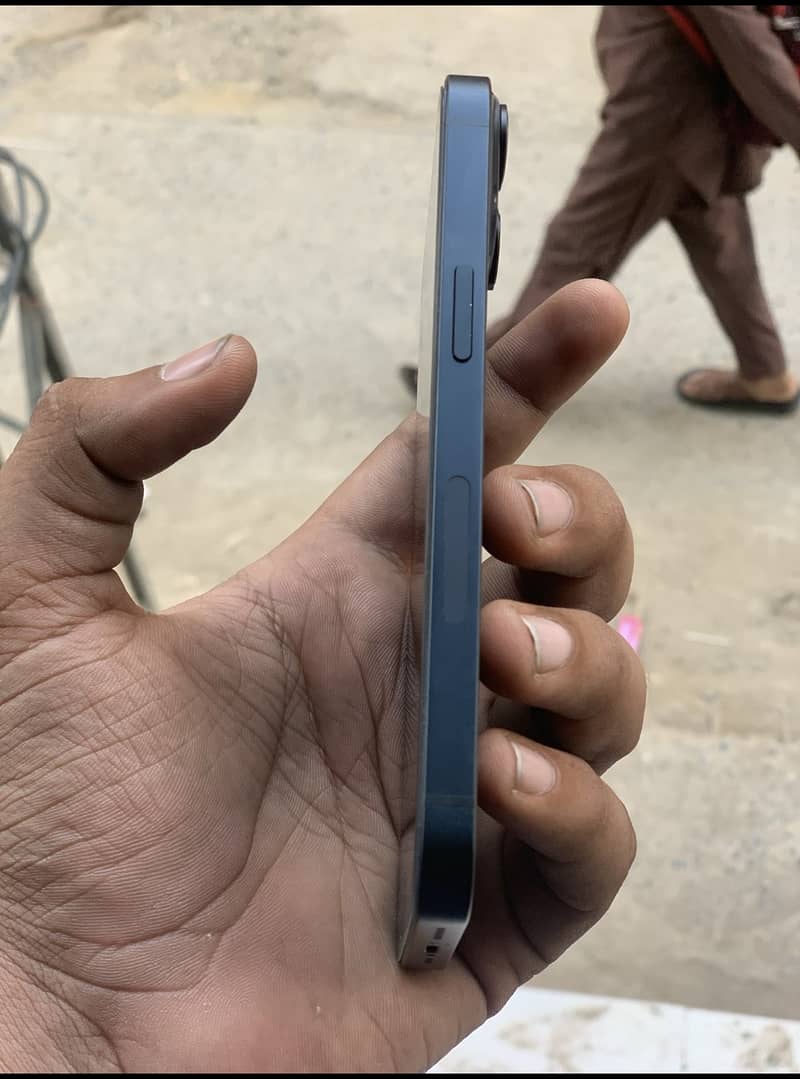 Apple iPhone 14 5