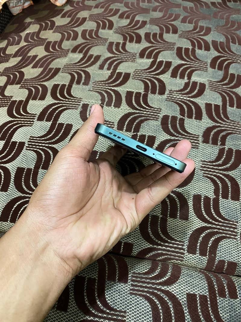 Realme 12 4