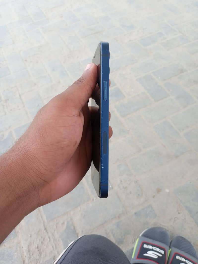 Apple iPhone 12 1