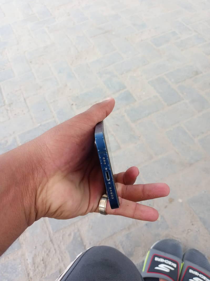 Apple iPhone 12 2