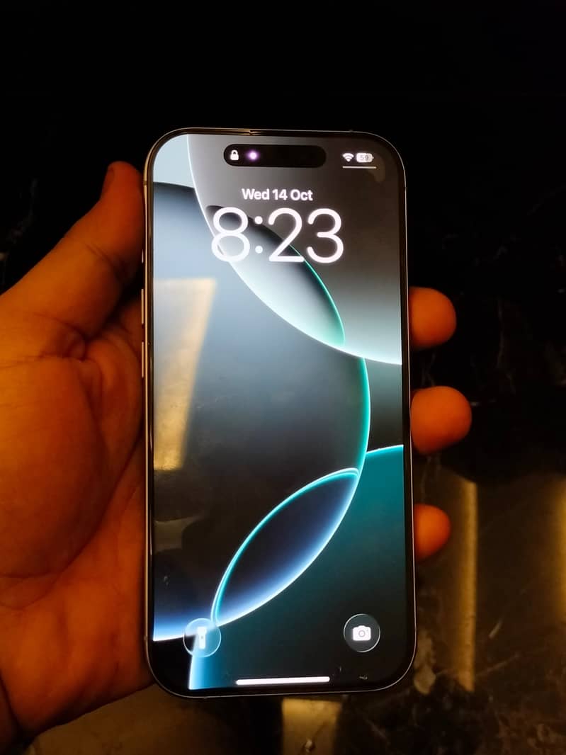 Apple iPhone 16 Pro 1