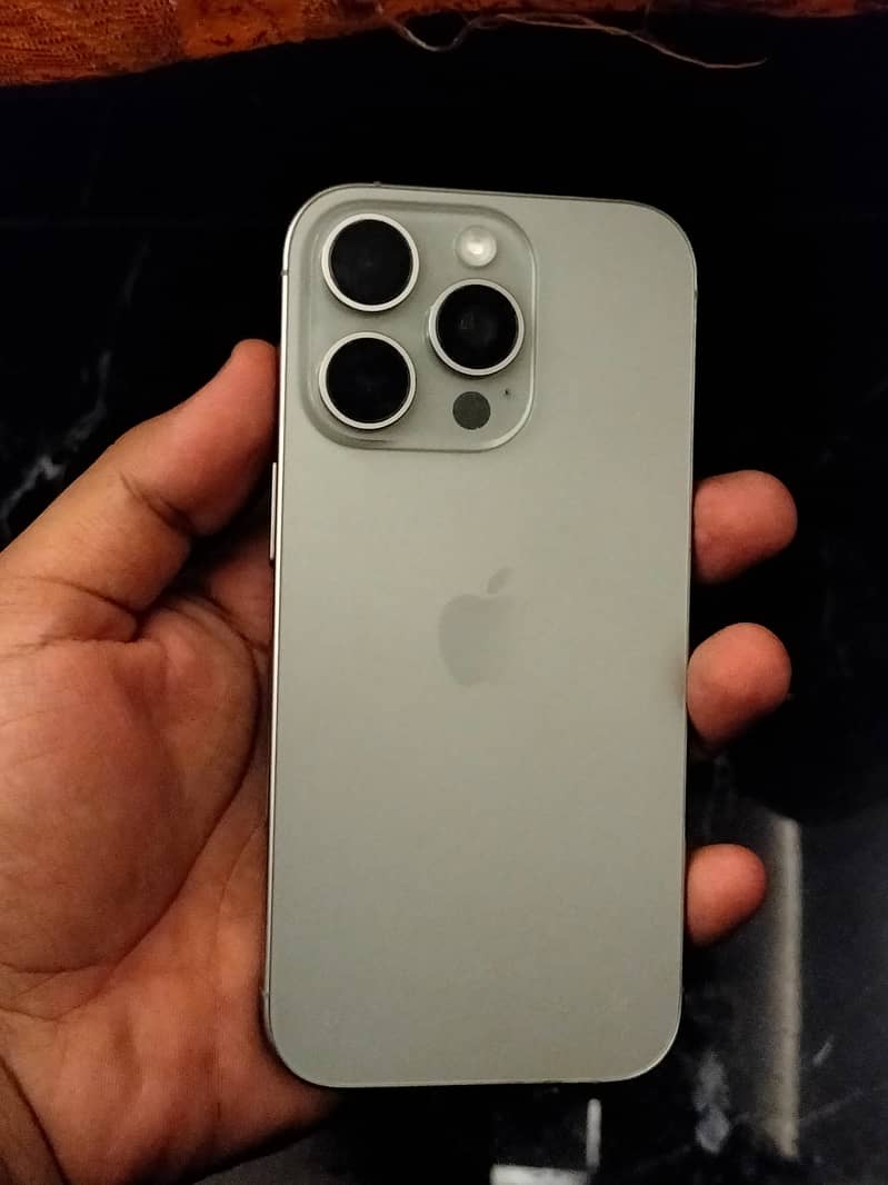 Apple iPhone 16 Pro 2