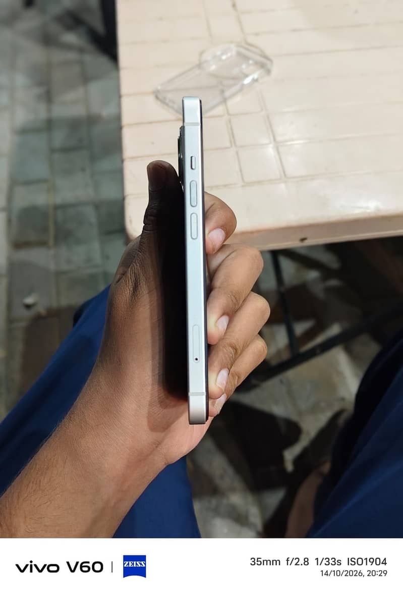 Apple iPhone 13 3