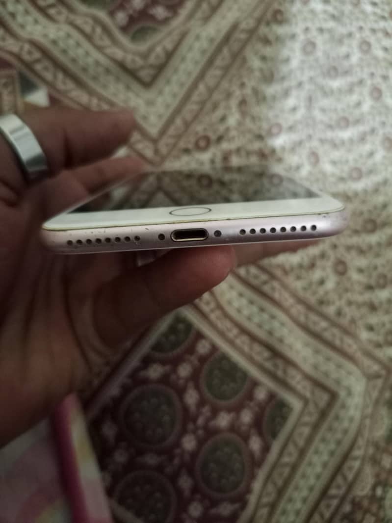 Apple iPhone 7 Plus 2