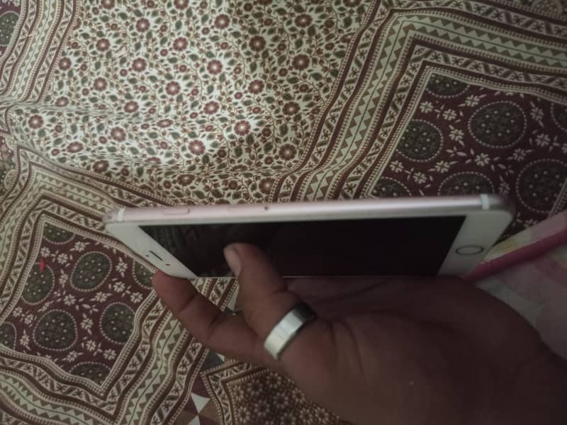 Apple iPhone 7 Plus 3