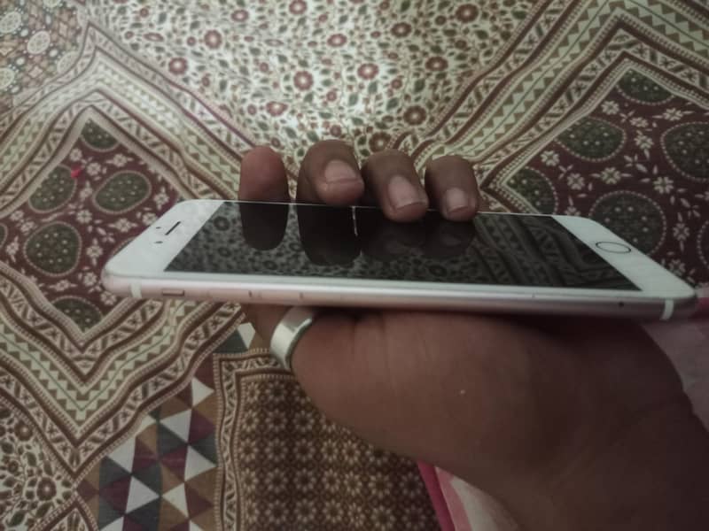 Apple iPhone 7 Plus 5