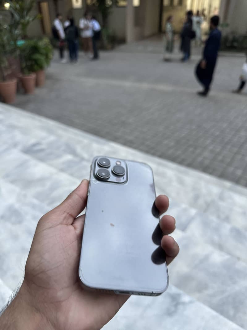 Apple iPhone 13 Pro 6