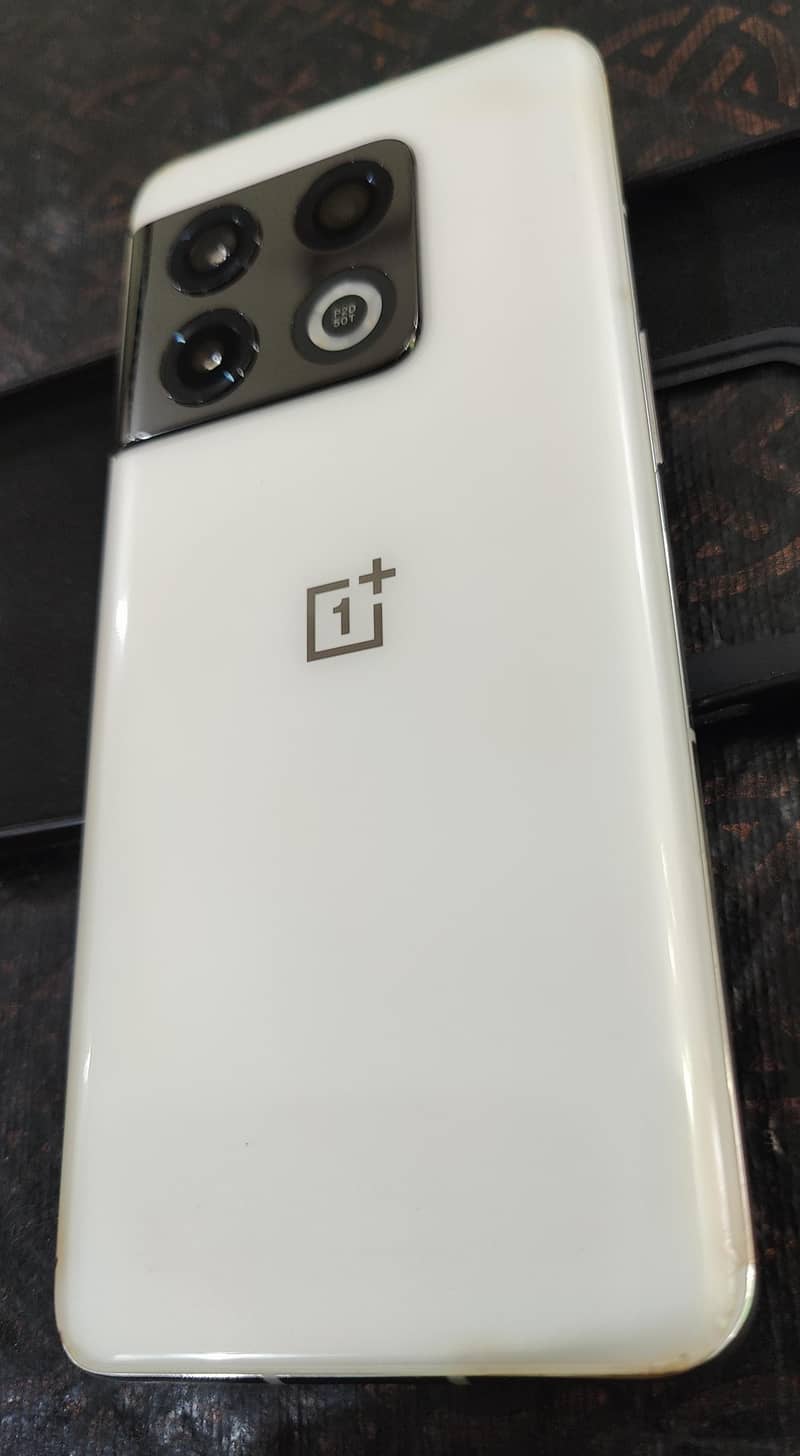 One Plus 10 Pro 8
