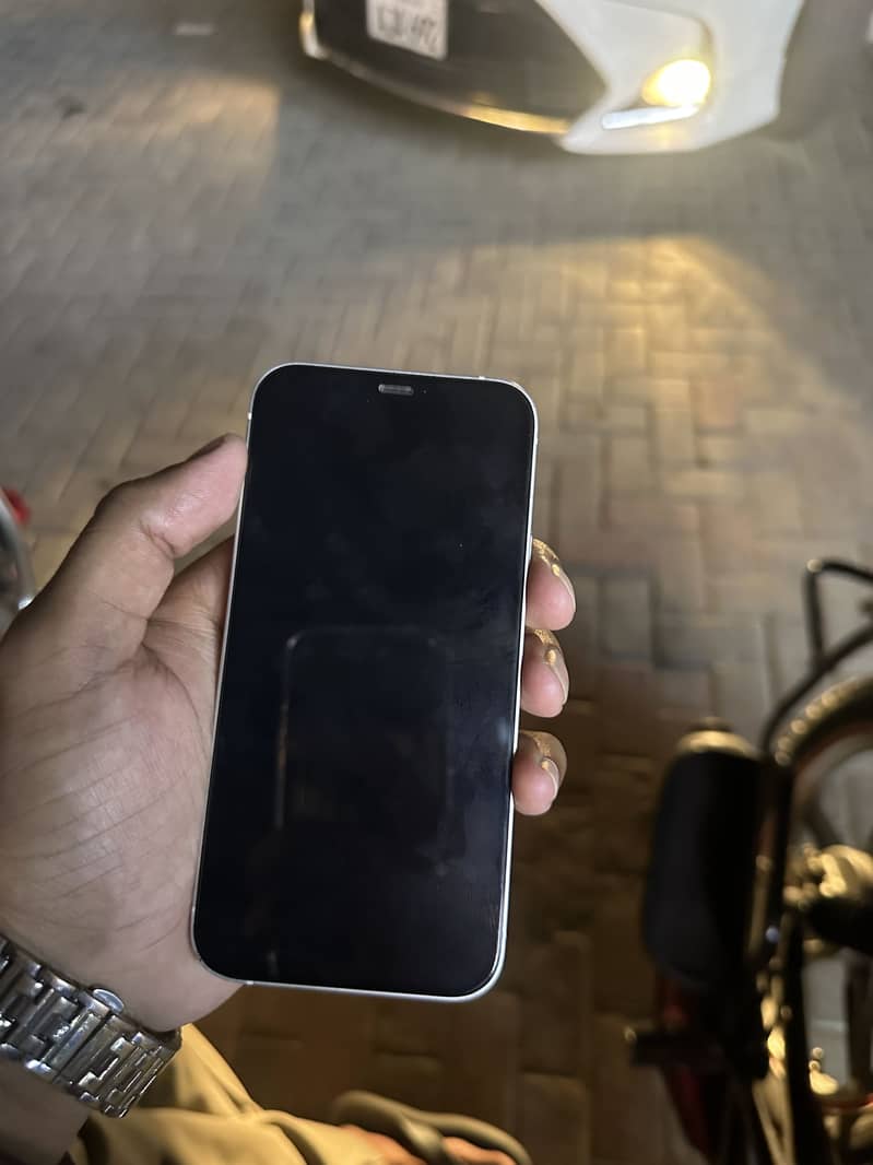 Apple iPhone 12 0