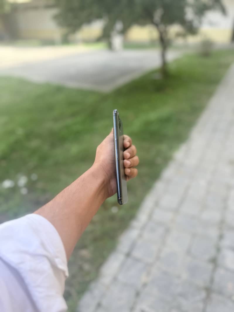 Apple iPhone 11 Pro Max 3