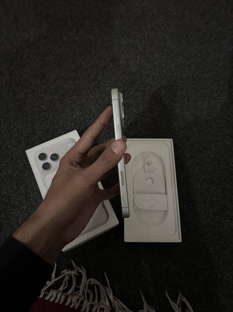 Apple iPhone 17 Pro Max 5
