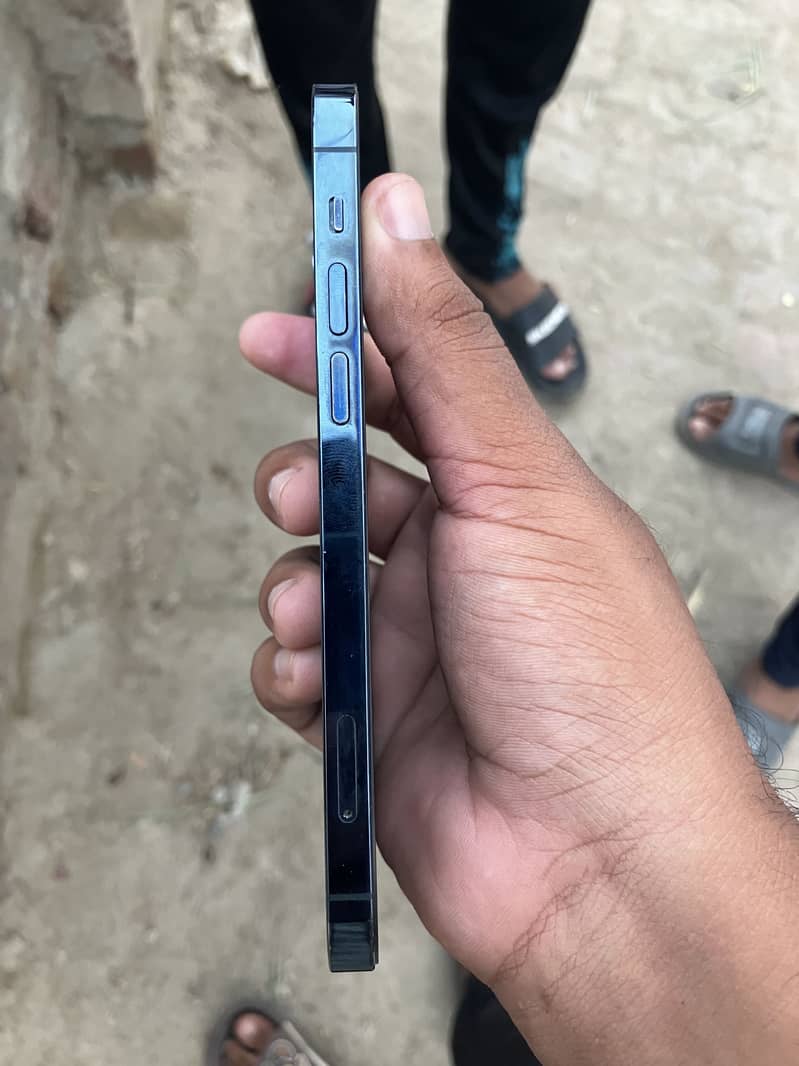 Apple iPhone 12 Pro 1