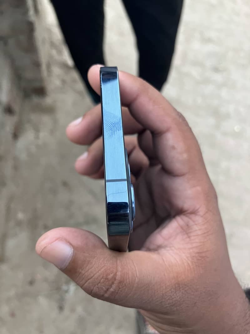 Apple iPhone 12 Pro 2