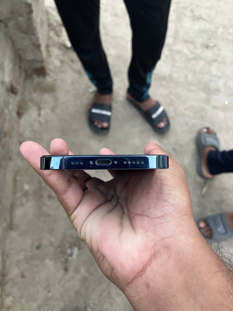 Apple iPhone 12 Pro 3
