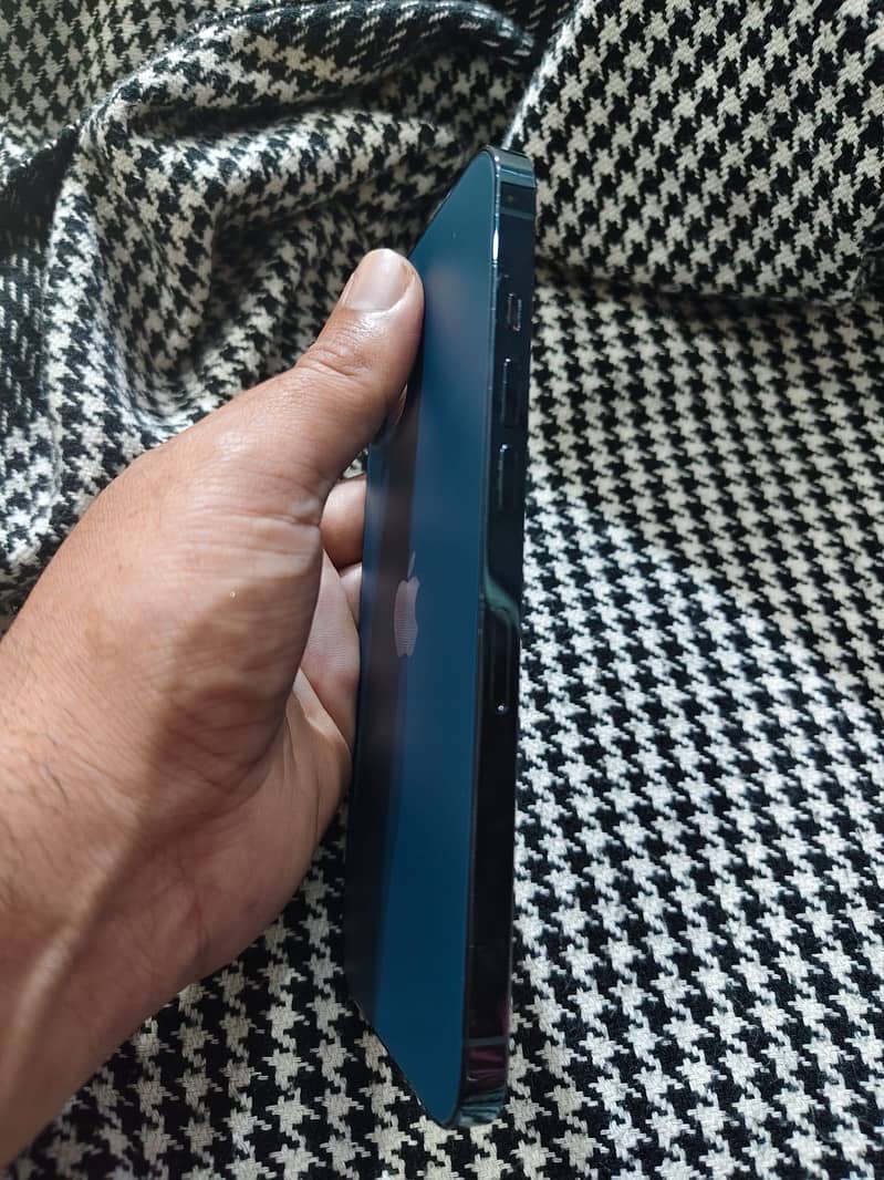 Apple iPhone 12 Pro Max 2