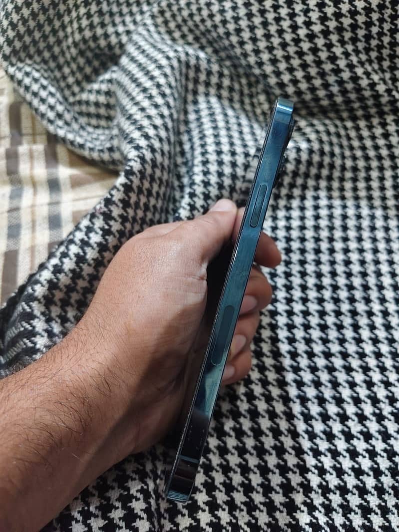 Apple iPhone 12 Pro Max 3