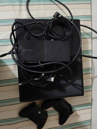 Xbox one brand new two original controller just buy and used