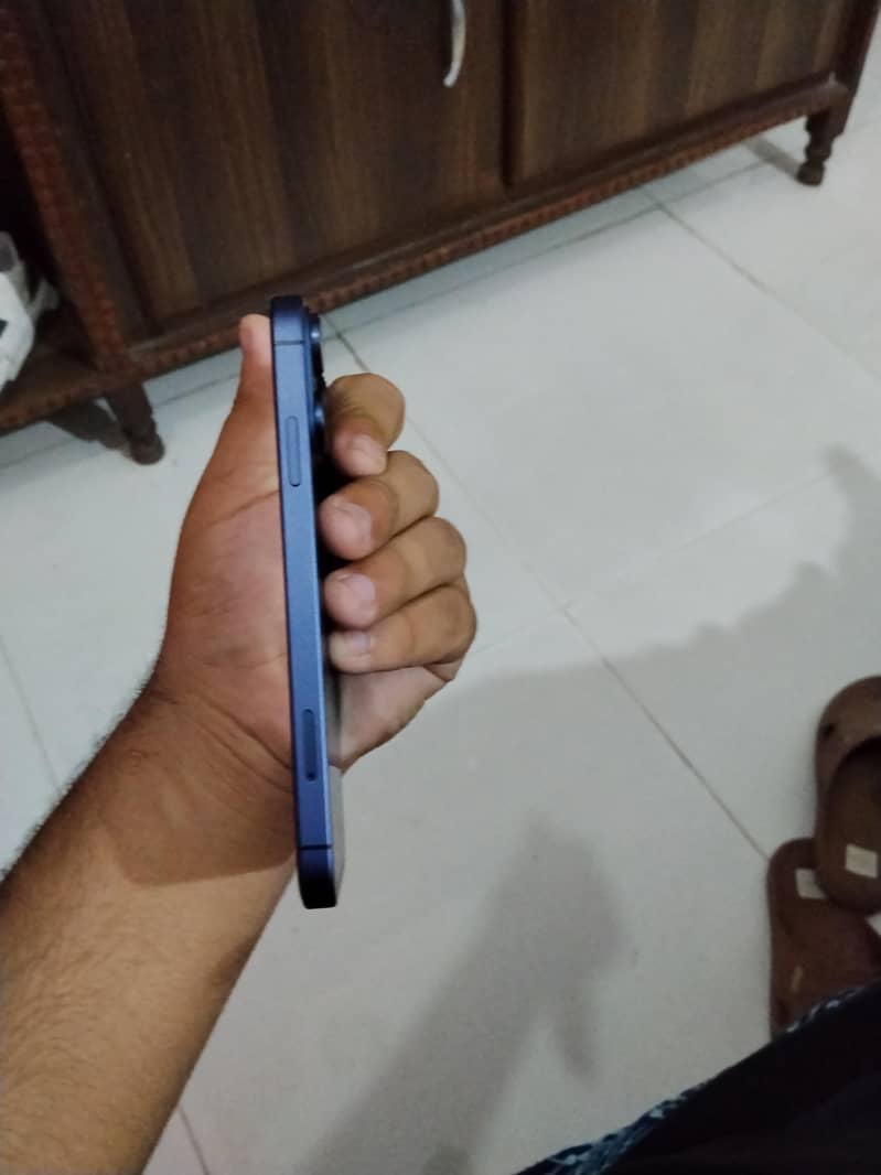 Apple iPhone XR 4