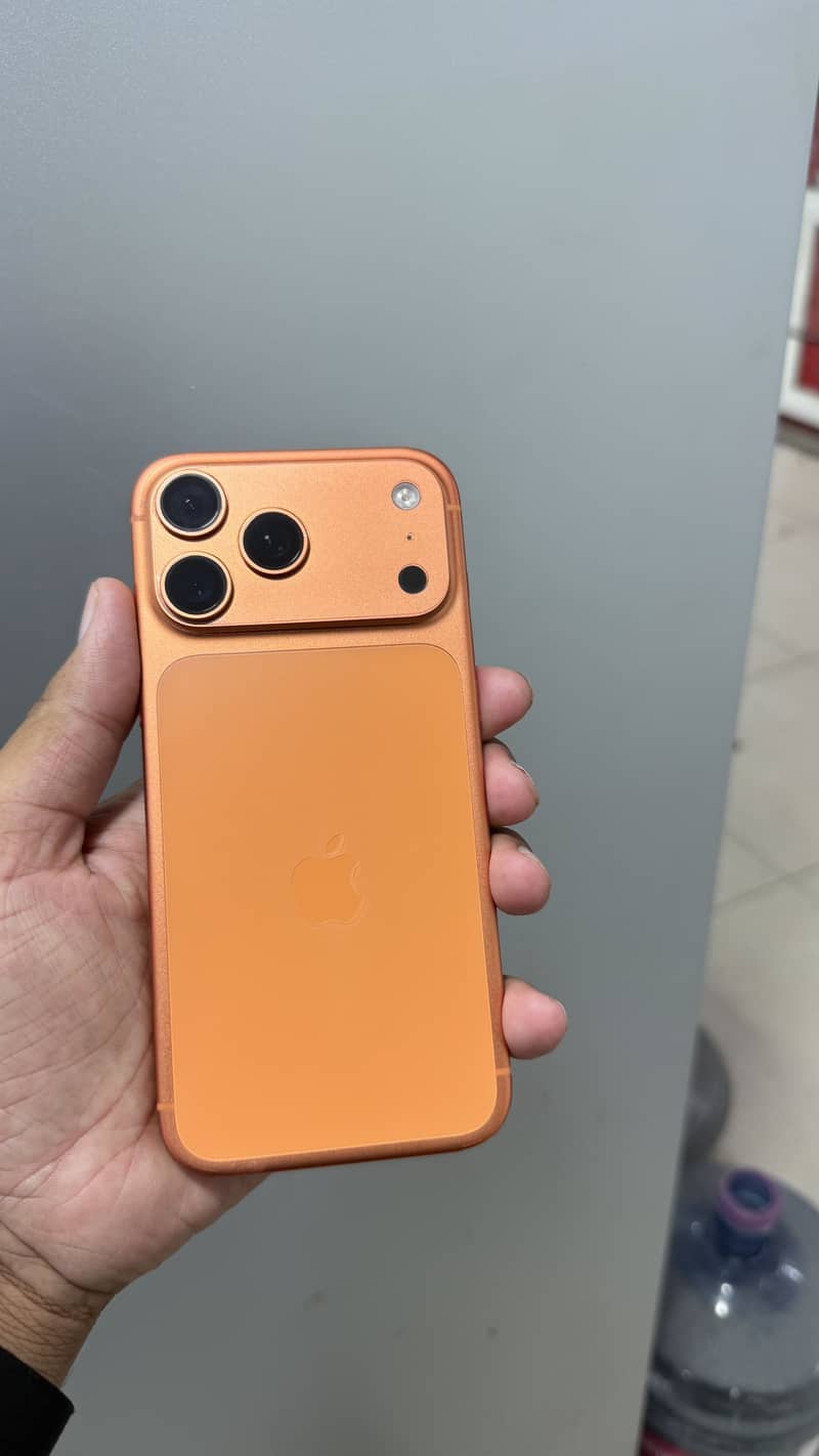 Apple iPhone 17 Pro Max 2