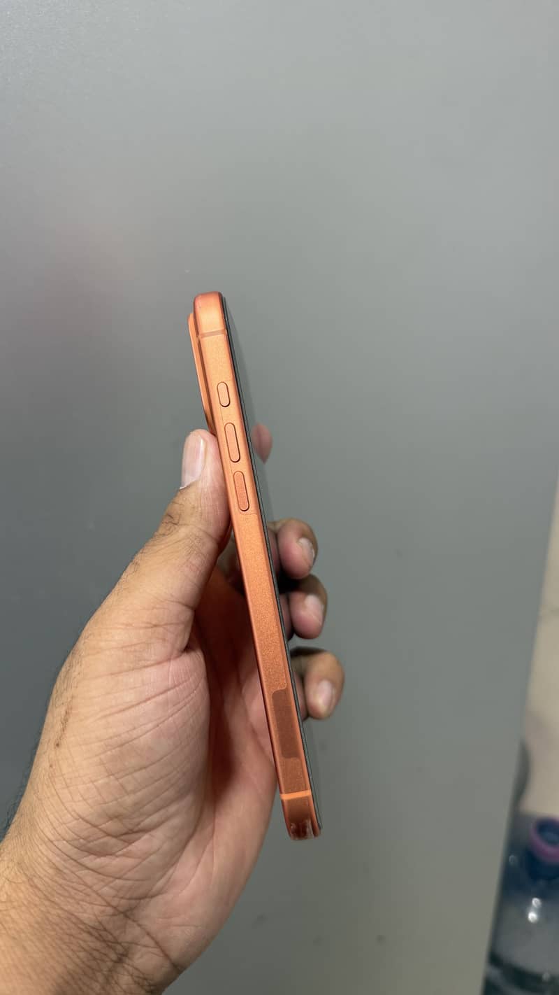 Apple iPhone 17 Pro Max 4
