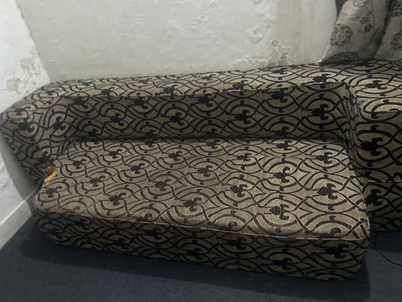 Sofa cumbed 0