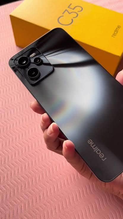 Realme C35 1