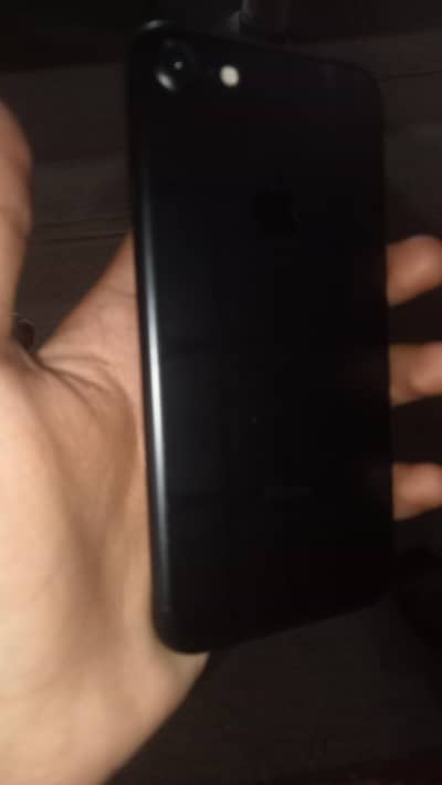 Apple iPhone 7