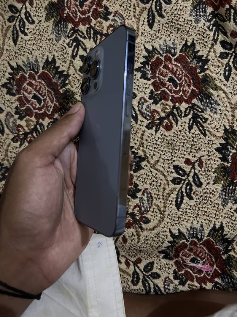 Apple iPhone 13 Pro 1