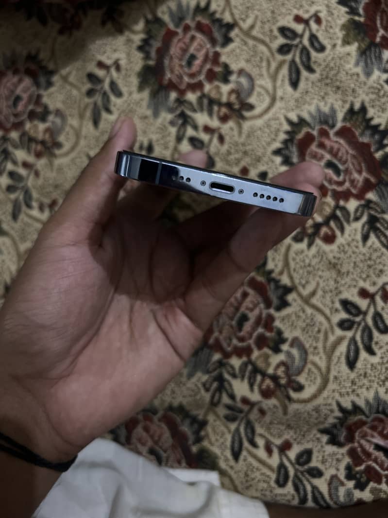 Apple iPhone 13 Pro 3